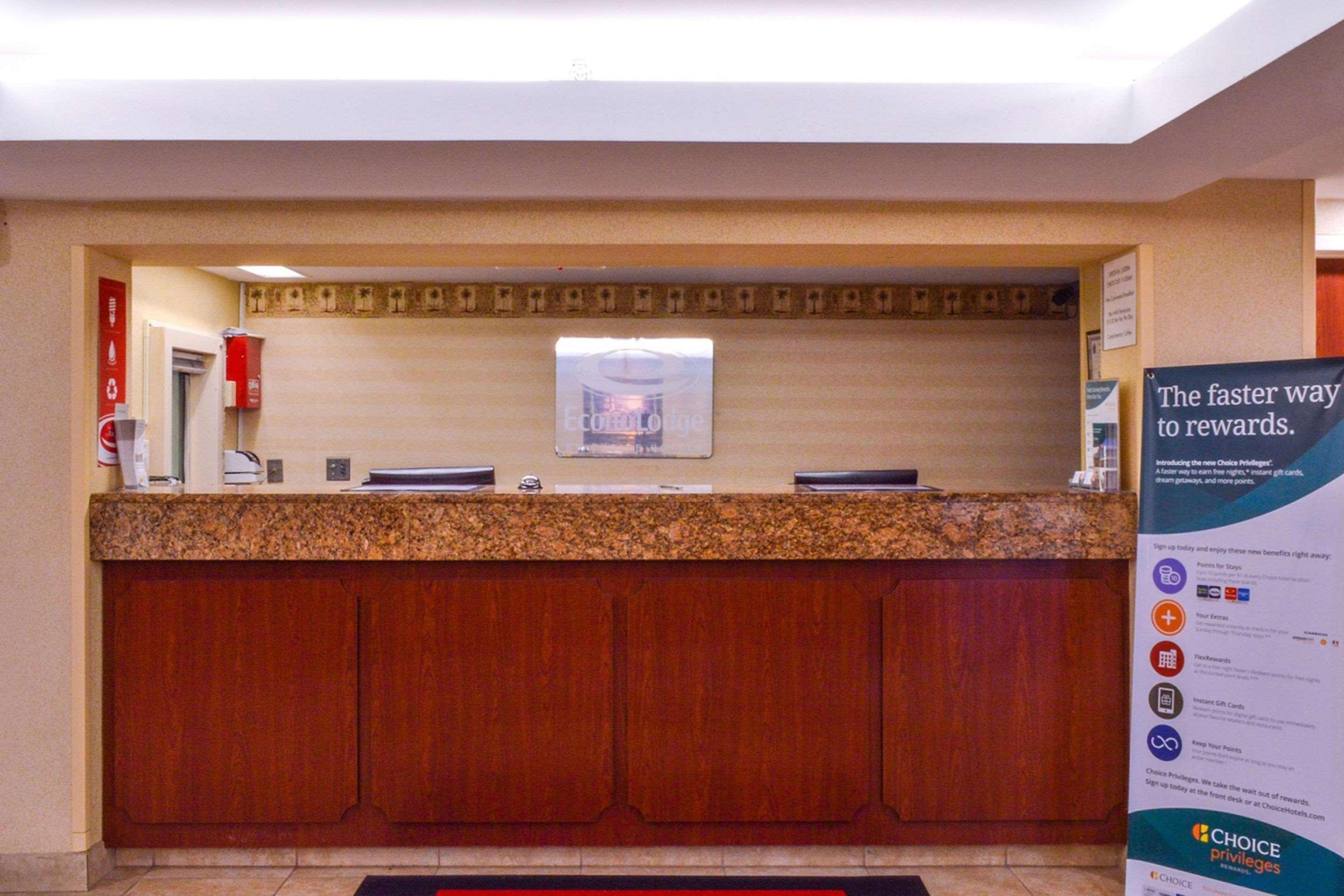 Econo Lodge Willowbrook Zewnętrze zdjęcie