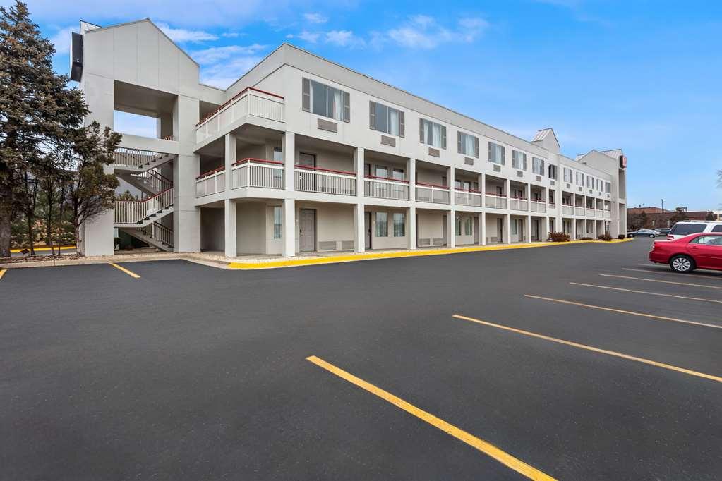 Econo Lodge Willowbrook Zewnętrze zdjęcie